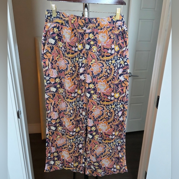 Tahari Women's 100% Linen Wide Leg Cropped Pull On Pant Floral Blue Size M - Picture 1 of 6